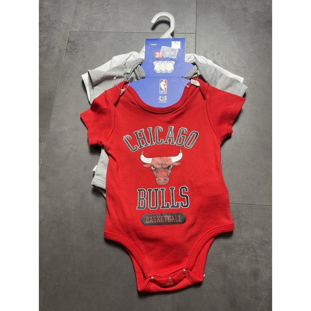 CHICAGO BULLS Official Babys NBA BASKETBALL 3 ‎ Tshirt Grow3-6 Months NEW F-158